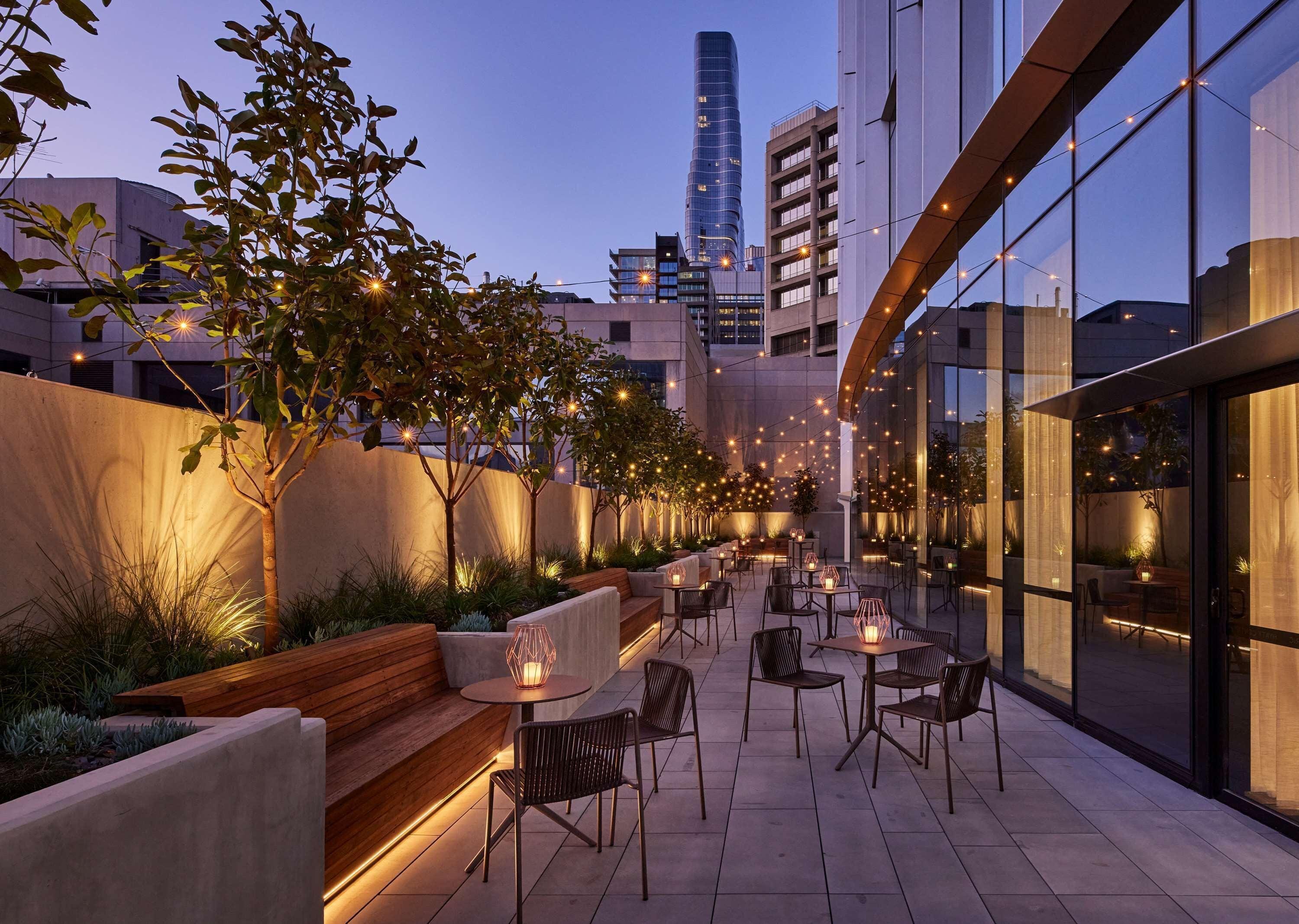 4 Smart Luxury Hotels in Collins Street Worth Booking