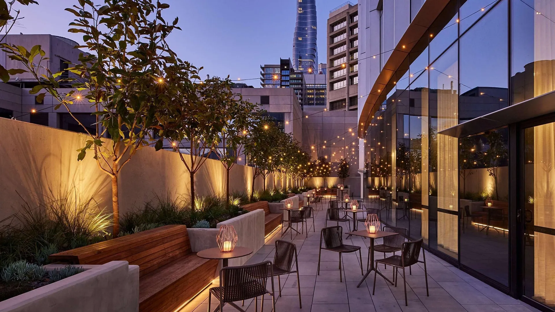 4 Smart Luxury Hotels in Collins Street Worth Booking