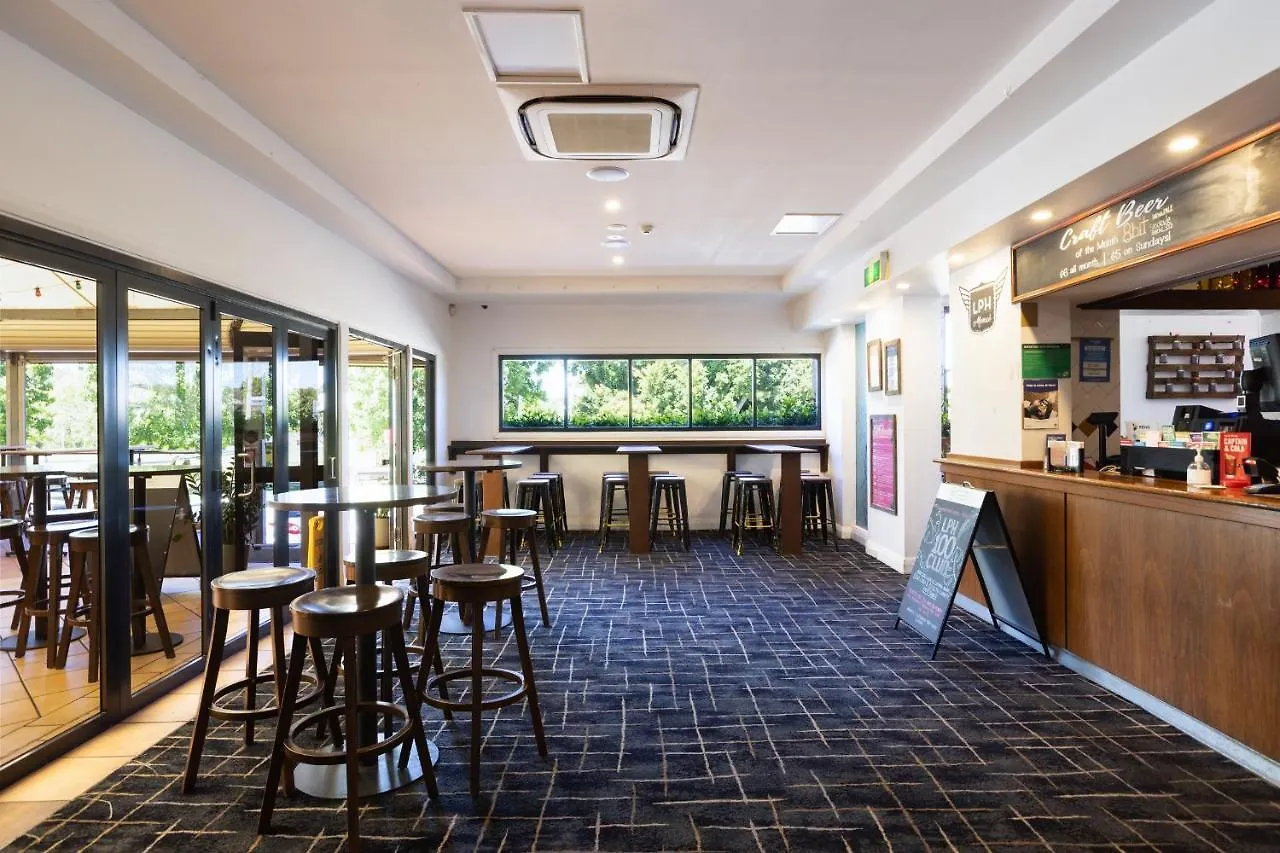 6 Central Hotels Near Newcastle City Hall Worth Booking