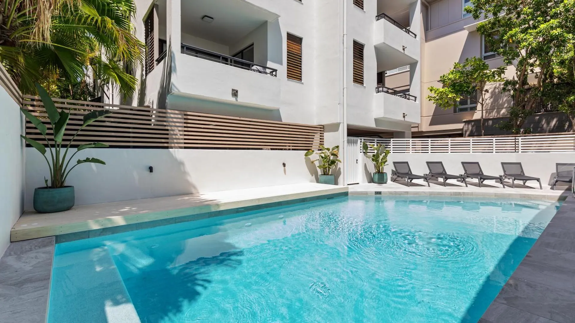 4 Top Luxury Hotels Near Noosa Marina for Waterfront Access